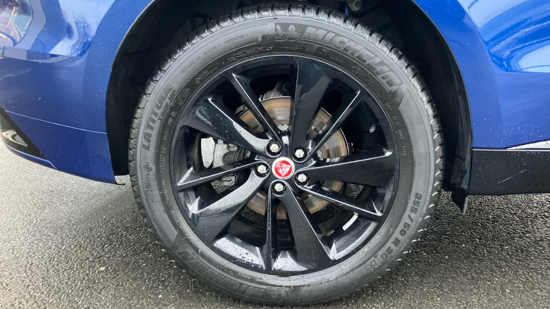 Jaguar F-Pace 2.0 D200 R-Dynamic Black 5dr Auto AWD Diesel Estate